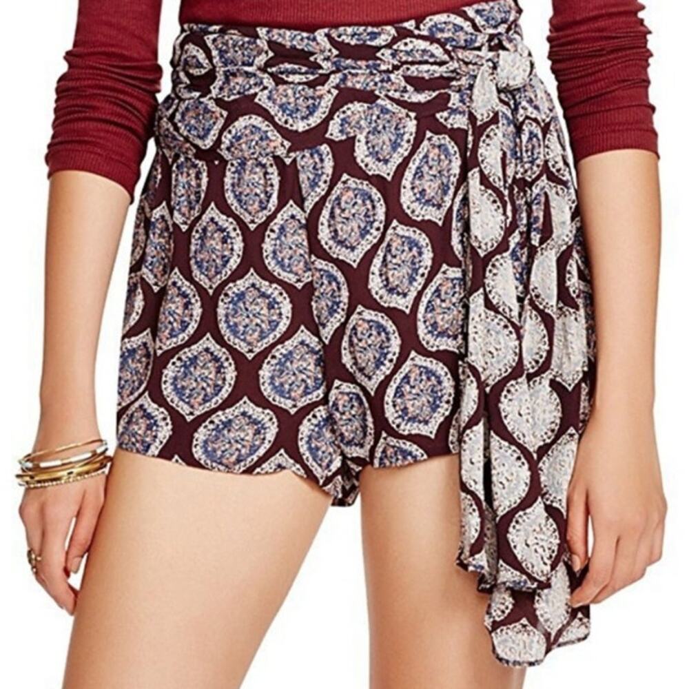 Free People Boho Shorts | Extreme Solid Wrap Tie Waist Shorts Women’s size 2